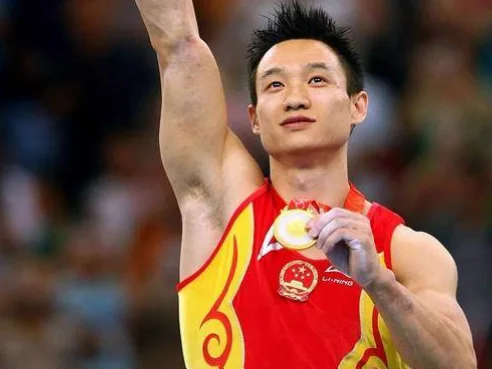 体操杨威全能王，这个名字不仅代表一位奥运冠军